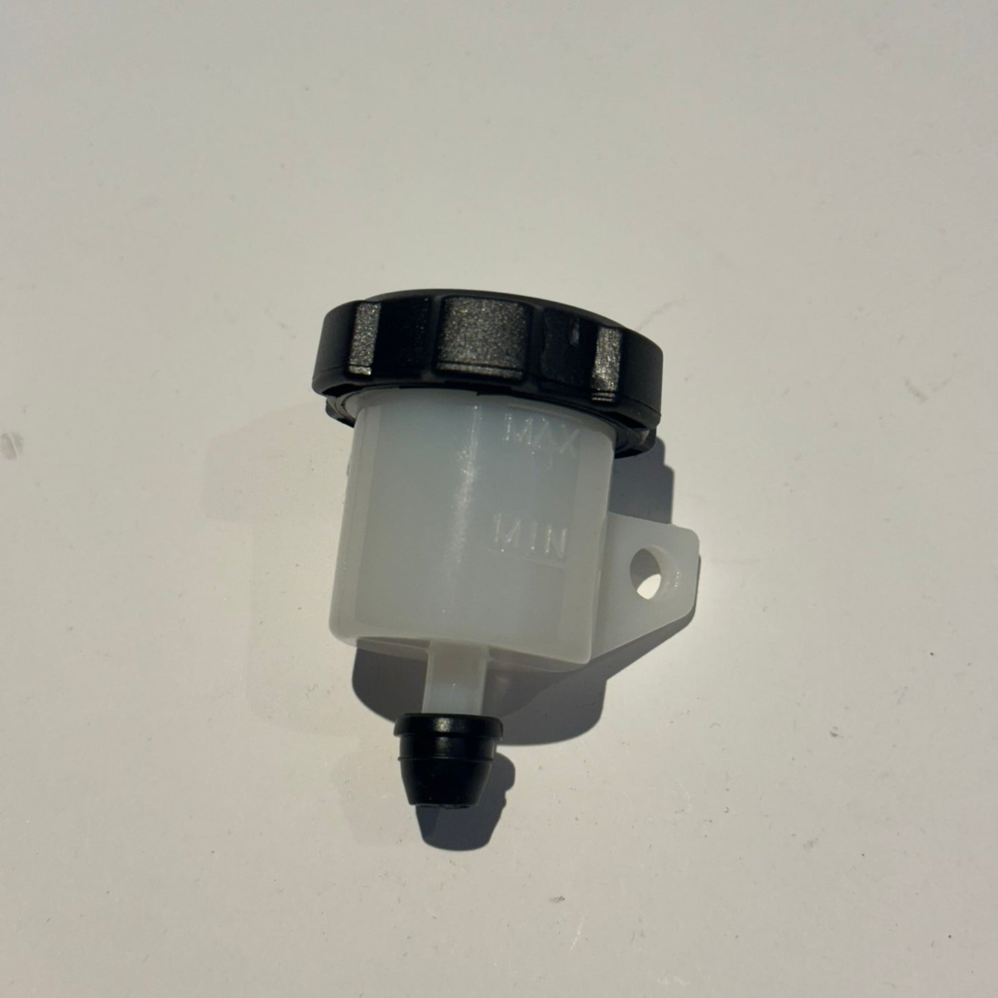 Brake fluid reservoir