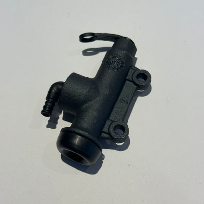 Master brake cylinder