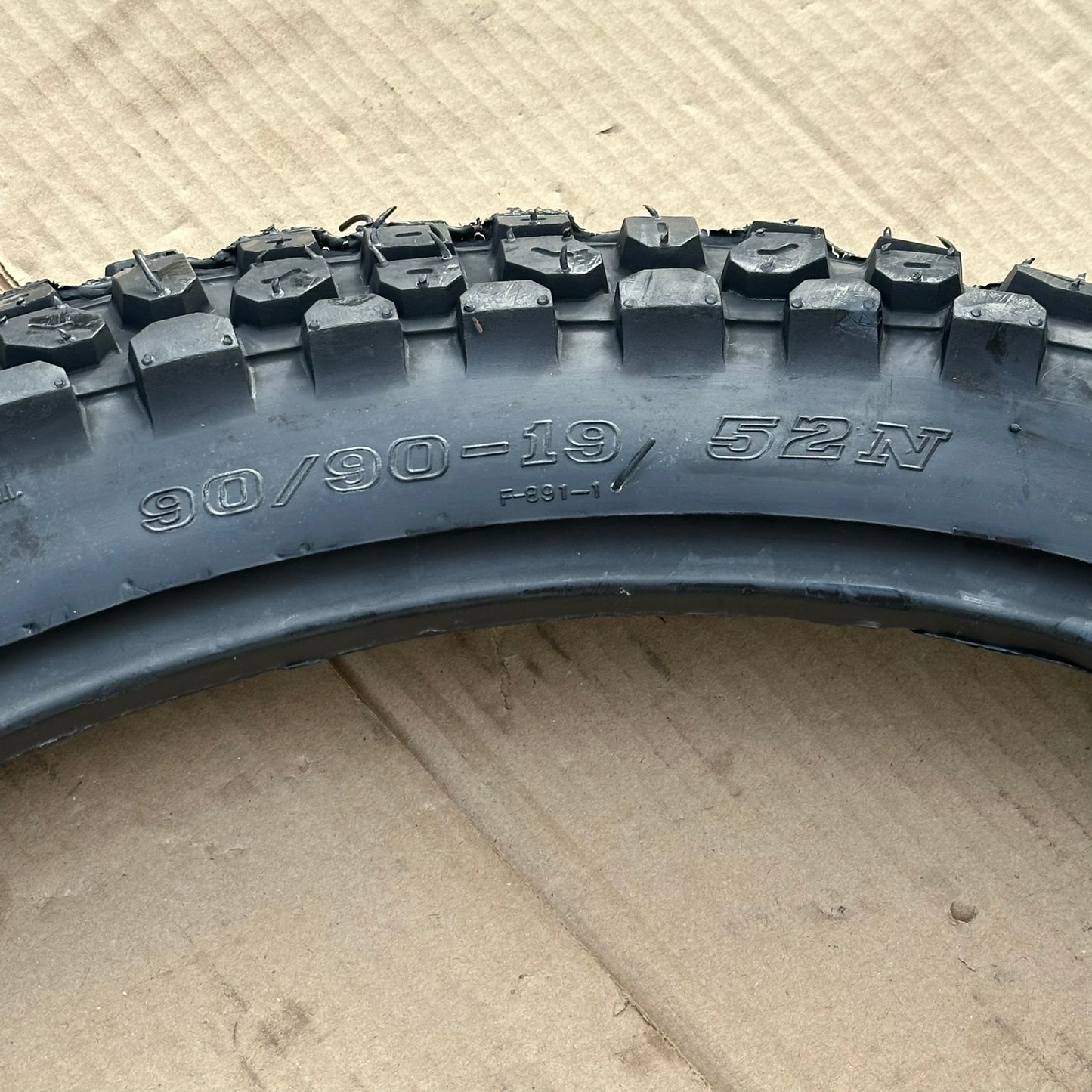 Tires 90/90-19